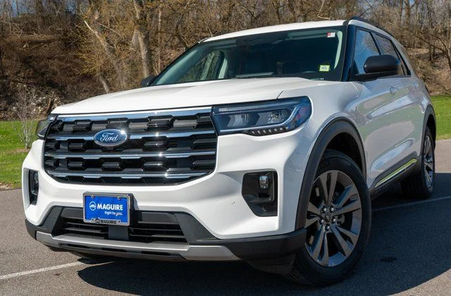Used 2025 White Ford Active image 1