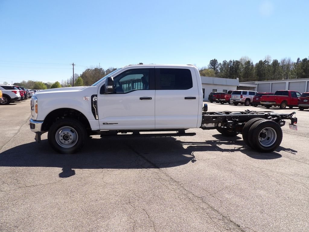 New 2026 Oxford White Ford F-350® XL image 5