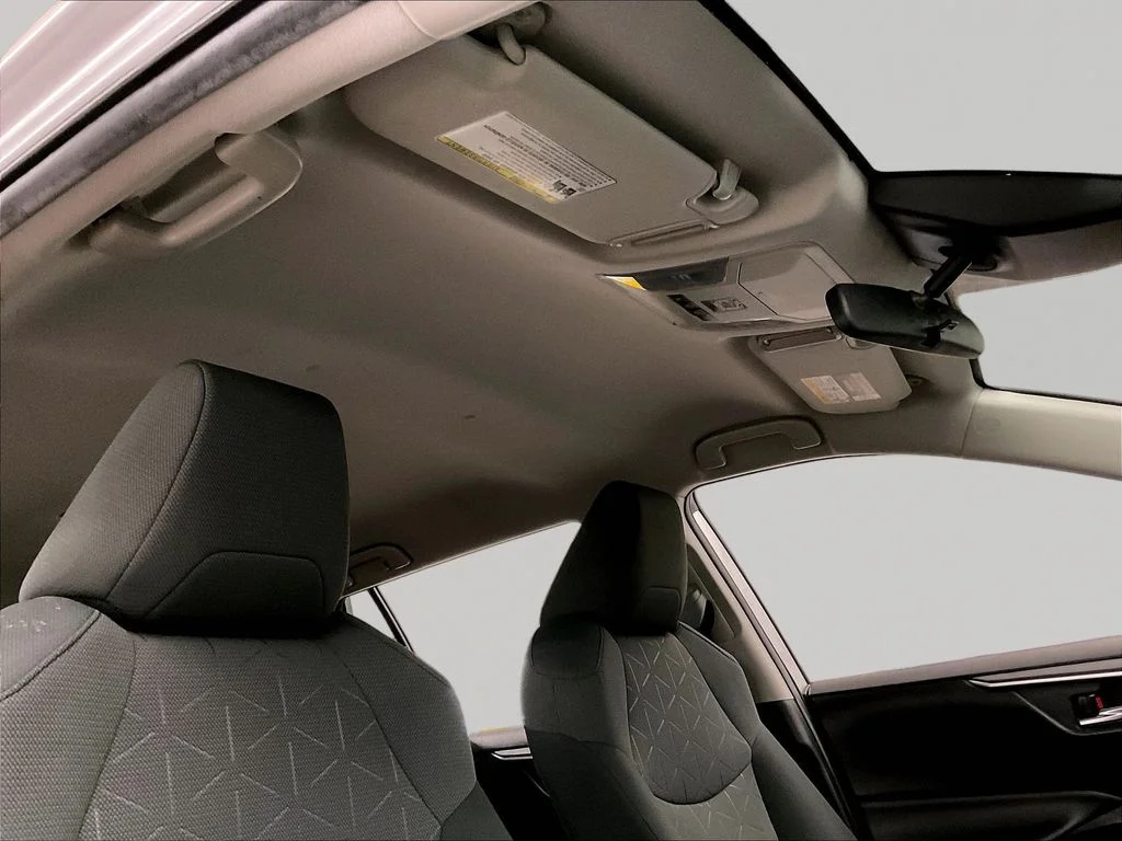 Used 2020 Silver Toyota XLE image 26