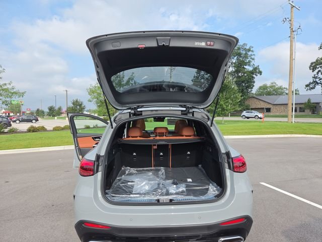 New 2027 MANUFAKTUR Alpine Grey Mercedes-Benz GLC300 image 28