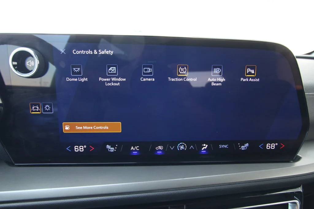 Used 2025 Gray Chevrolet LT image 32