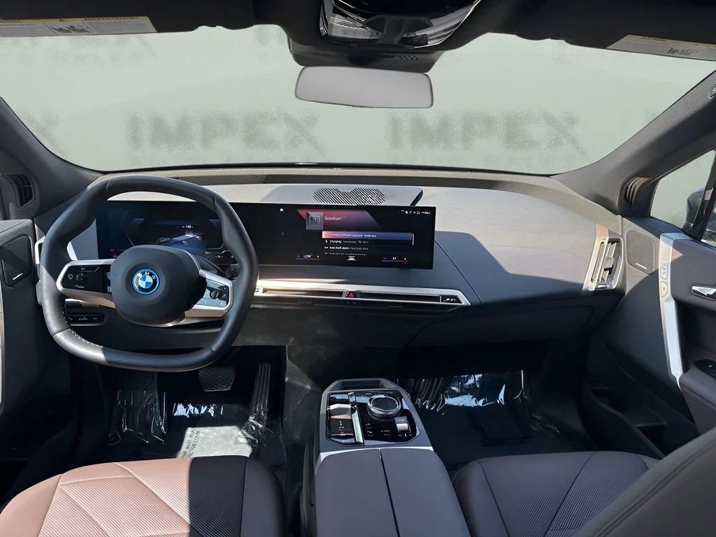 Used 2023 Blue BMW xDrive50 image 13