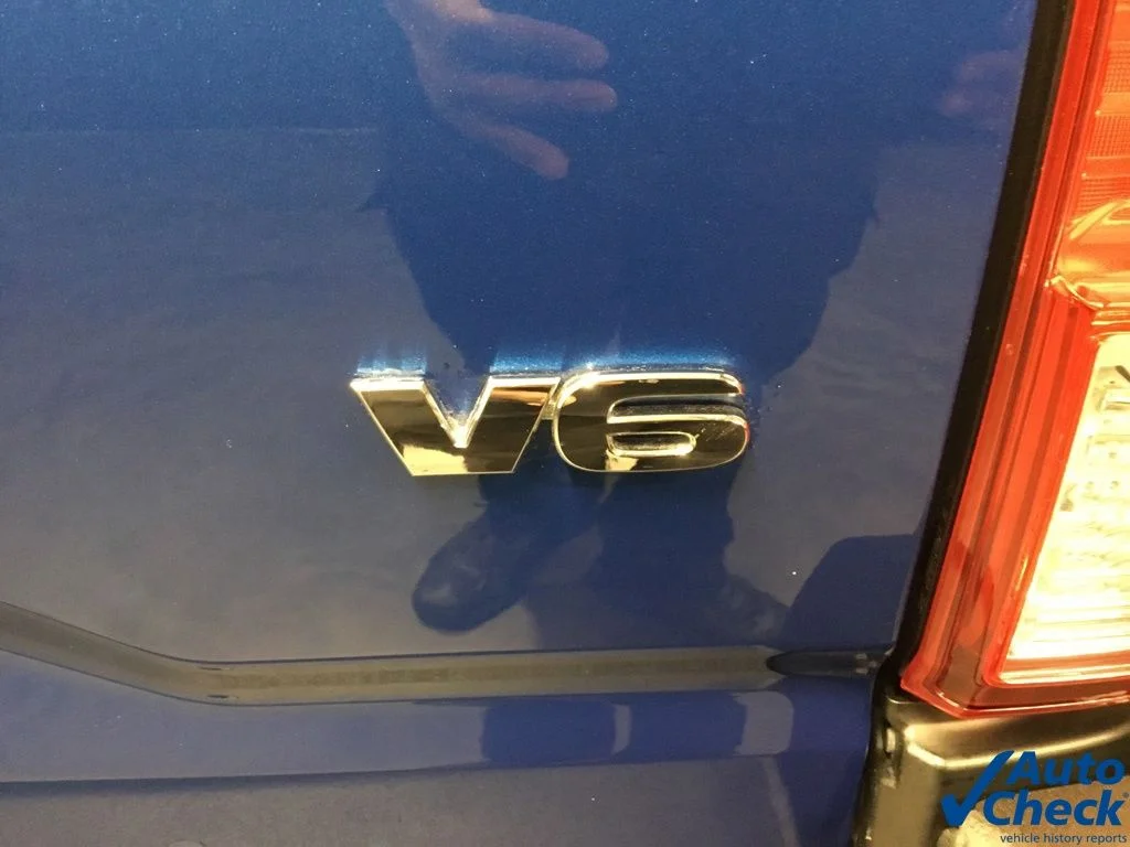 Used 2017 Blue Toyota SR5 image 9