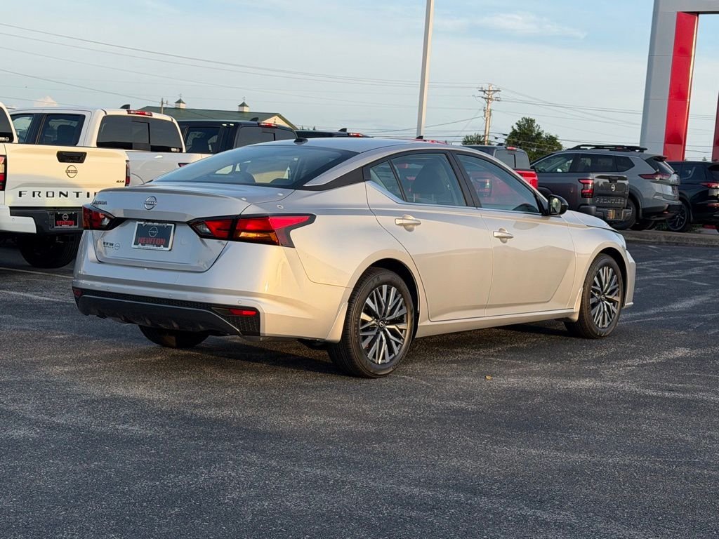 New 2026 Brilliant Silver Metallic Nissan 2.5 SV image 4