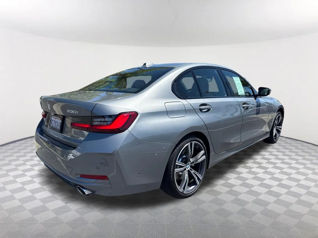 Used 2023 Gray BMW 330i image 4