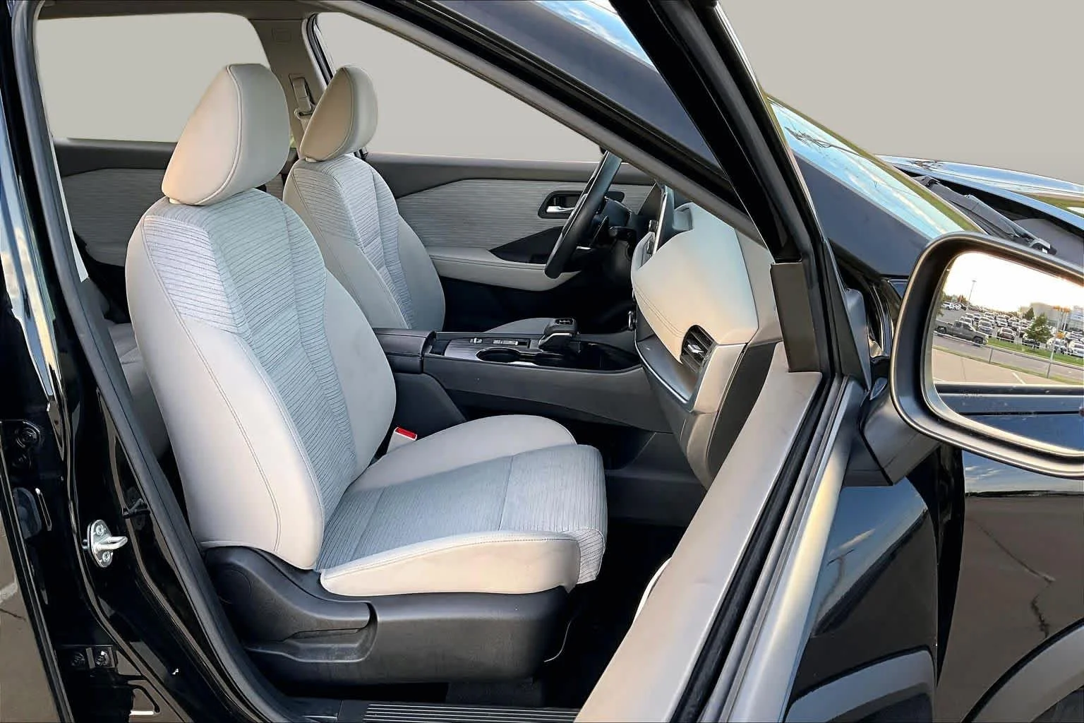 Used 2023 Super Black Nissan SV image 9
