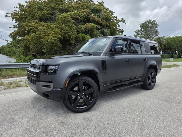 2026 Land Rover Defender 130 V8