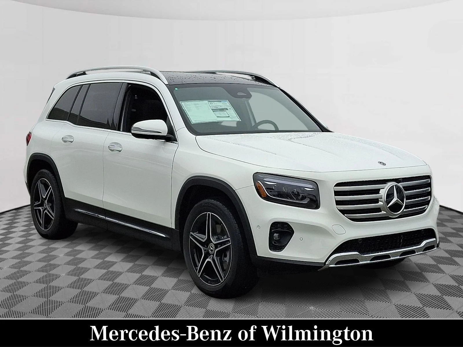 2026 Mercedes-Benz GLB GLB 250 4MATIC's photo