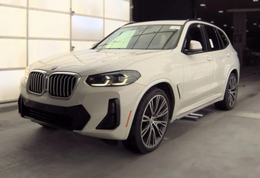 Used 2022 White BMW xDrive30i image 1