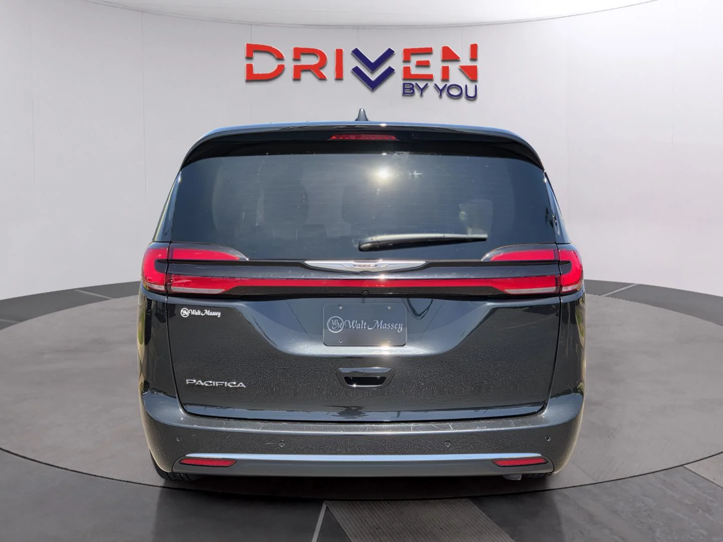 Used 2023 Brilliant Black Crystal Pearlcoat Chrysler Touring L image 4