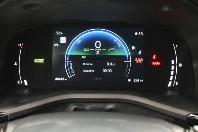 Used 2025  Toyota SE image 3