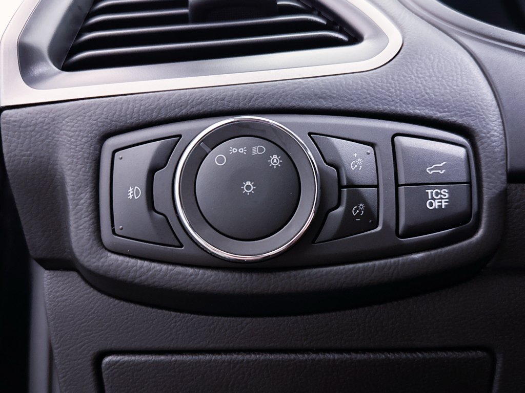 Used 2024 Agate Black Metallic Ford SEL image 26