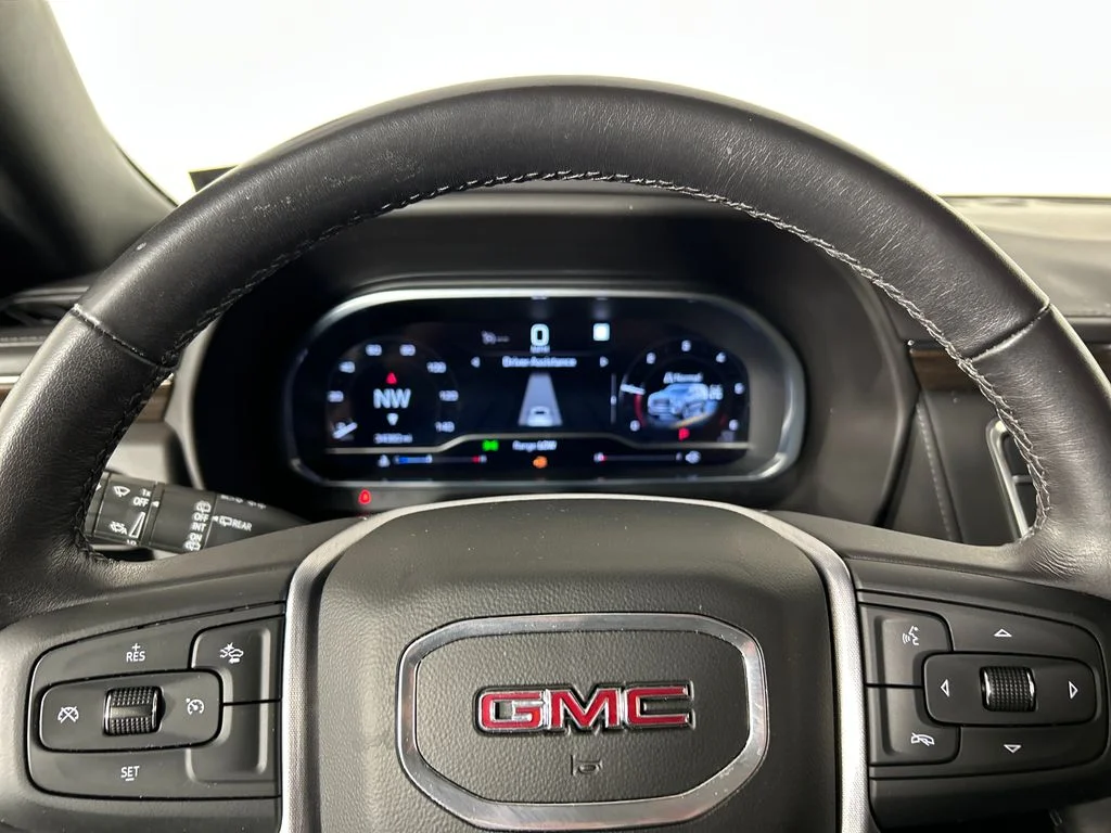 Used 2022 White GMC SLE image 13