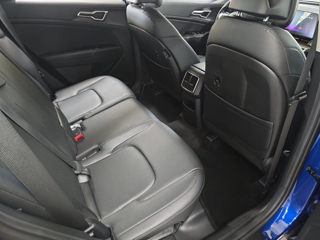 Used 2025 Sapphire Blue Kia EX image 16