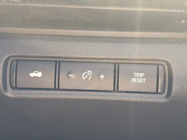 Used 2025 White Nissan 2.5 S image 22