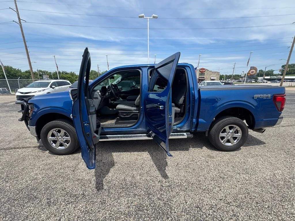 Used 2024 Blue Metallic Ford XLT image 4