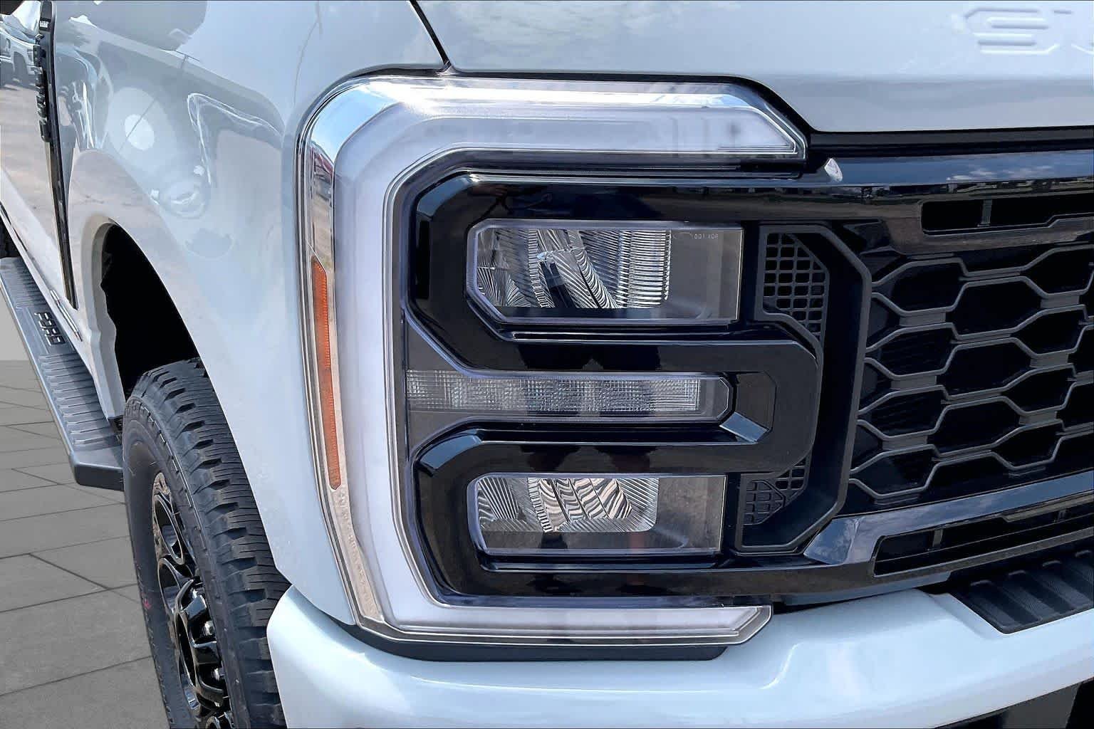 New 2026 Avalanche Ford LARIAT image 13