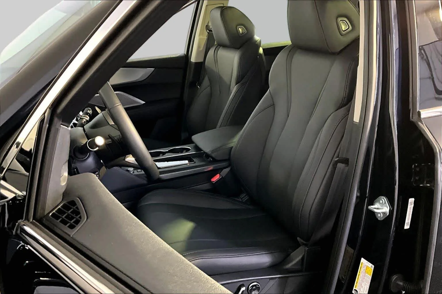 Certified Used 2026 Majestic Black Pearl Acura BASE image 9