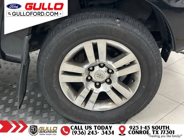 Used 2014 Black Toyota Base image 29