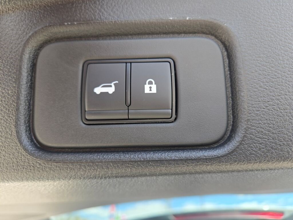 New 2026 Everest White Pearl TriCoat Nissan SV image 14