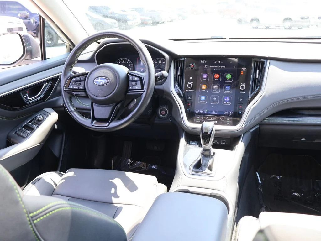 Used 2025 White Subaru Onyx Edition image 12
