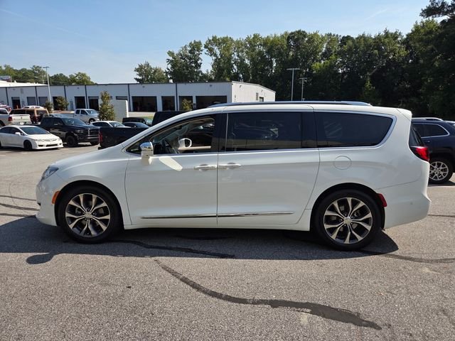 Used 2018 White Chrysler Limited image 4