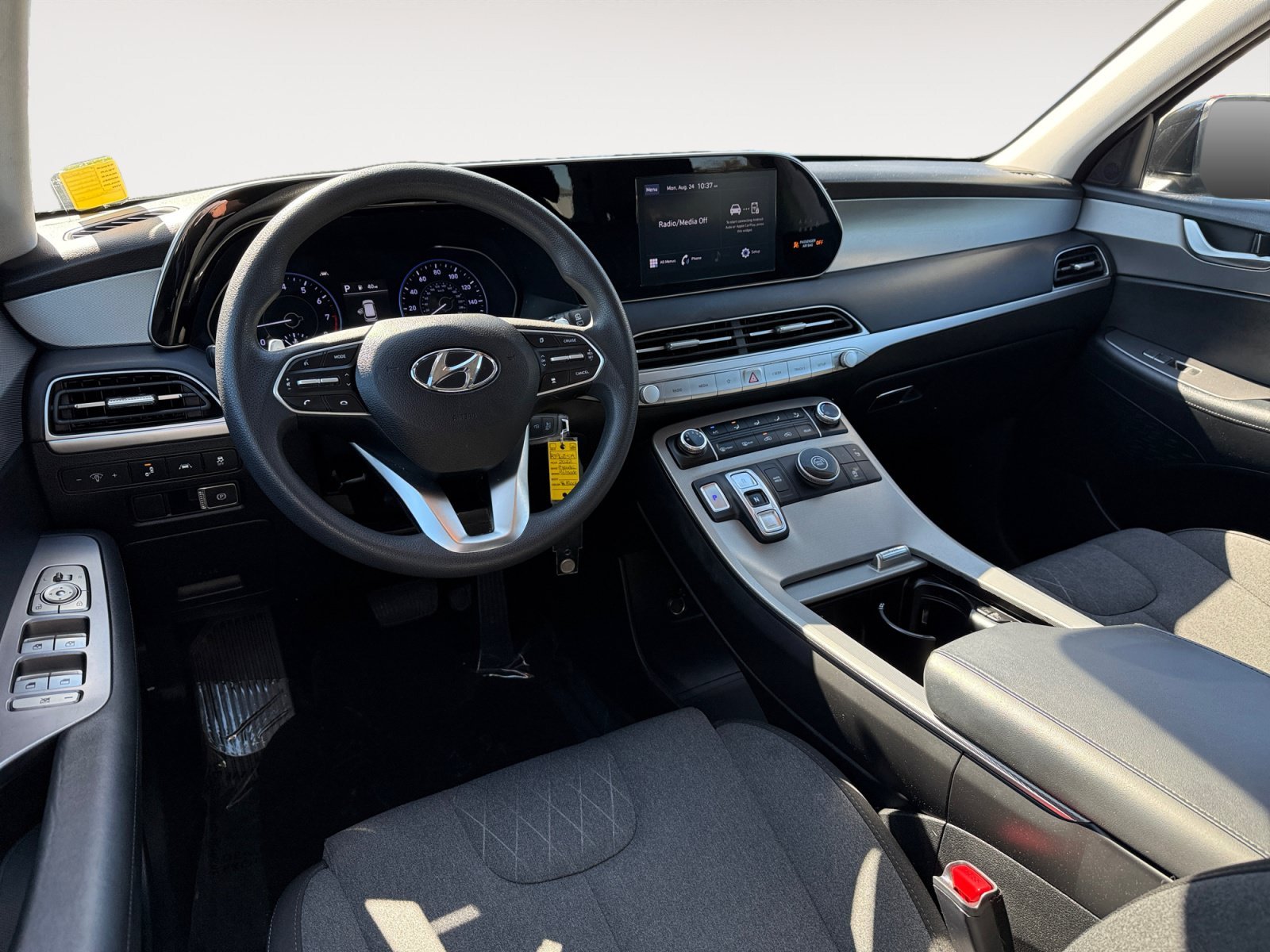 Used 2022 Abyss Black Hyundai SE image 15
