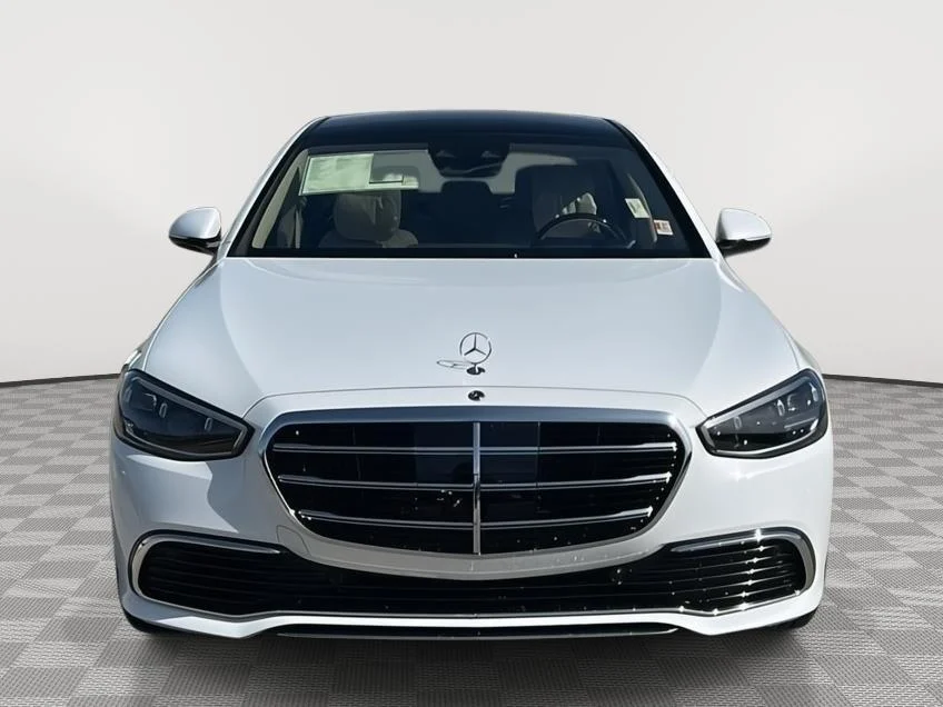 New 2026 MANUFAKTUR Moonlight White Metallic Mercedes-Benz S 580 image 8