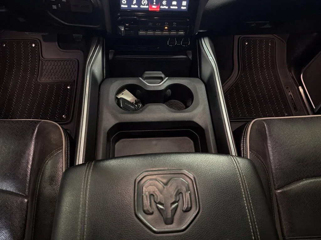 Used 2022 Diamond Black Crystal Pearlcoat Ram Laramie image 20