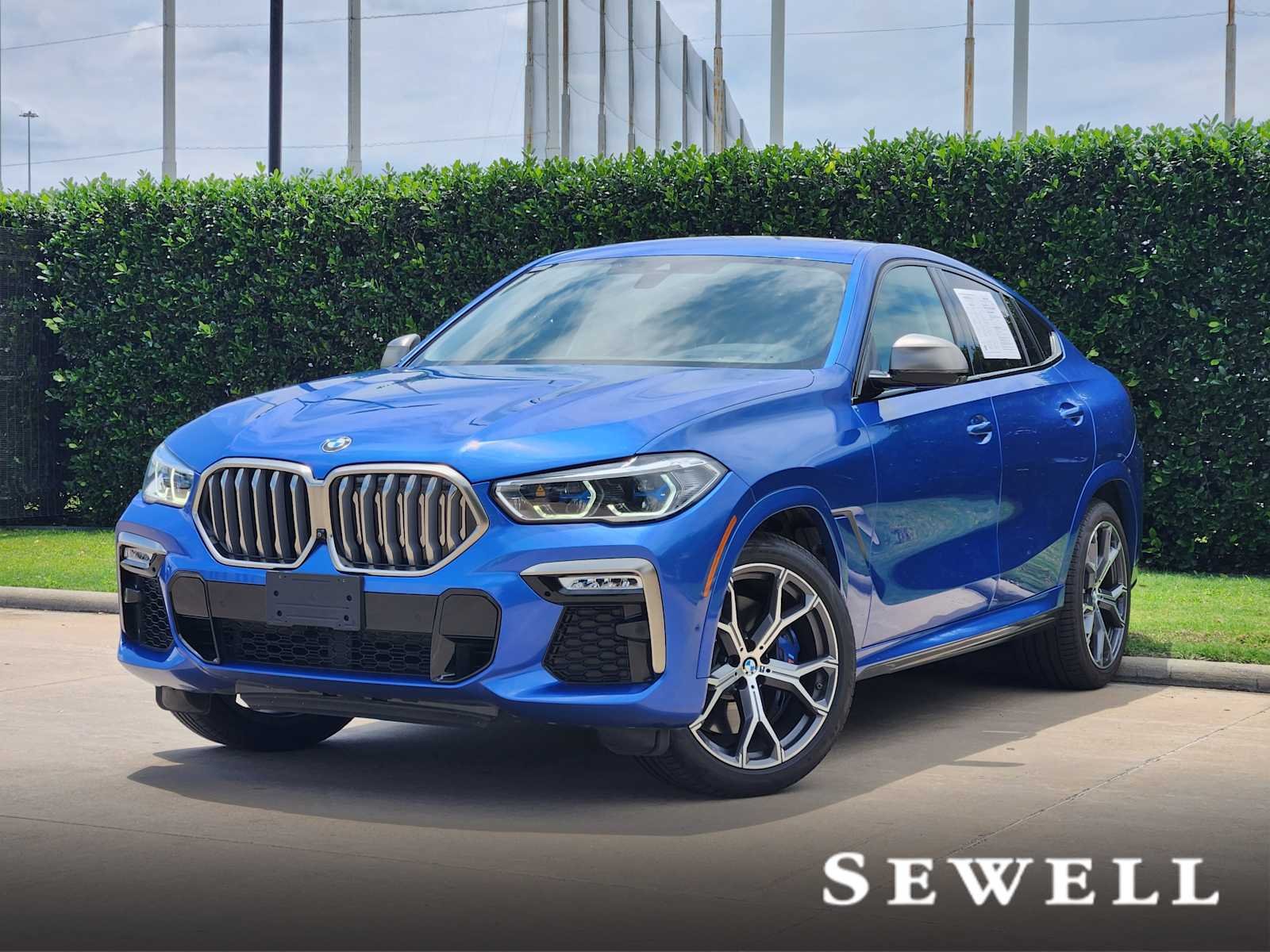 2020 BMW X6 M50i's photo