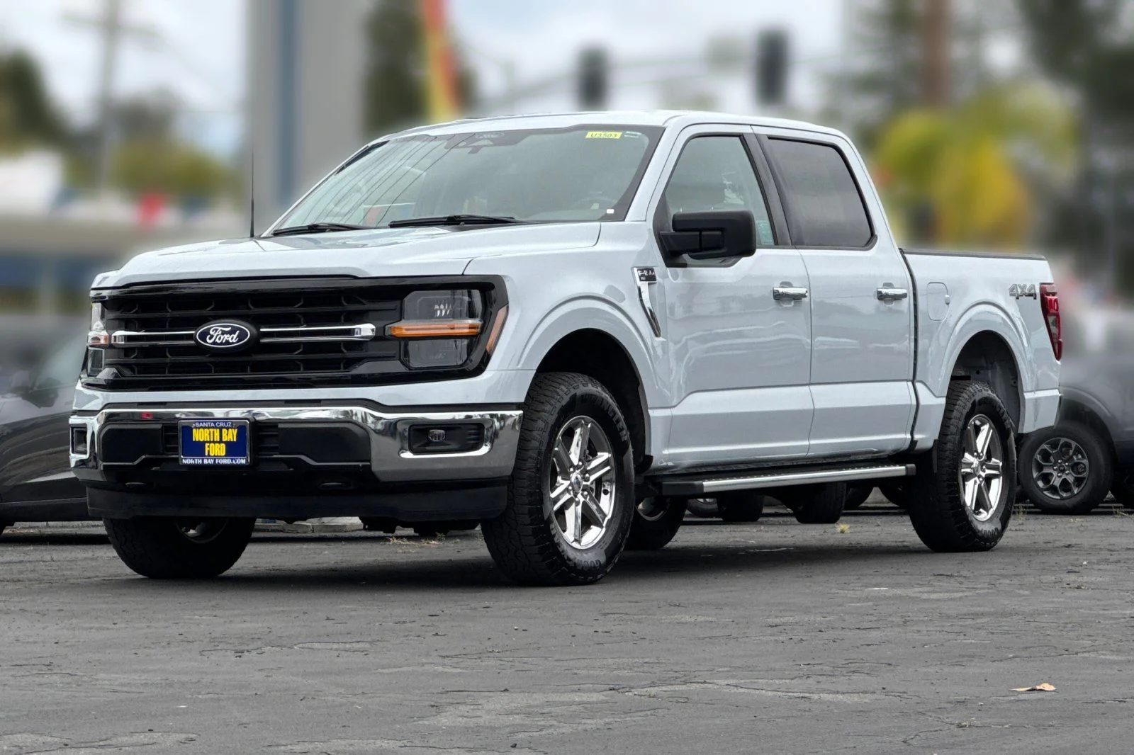 Certified Used 2025 White Metallic Ford XLT image 31