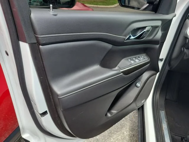 2023 GMC Acadia SLT - Photo 26