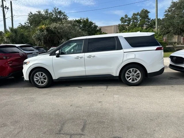 Used 2023 White Kia LX Seat Package image 4