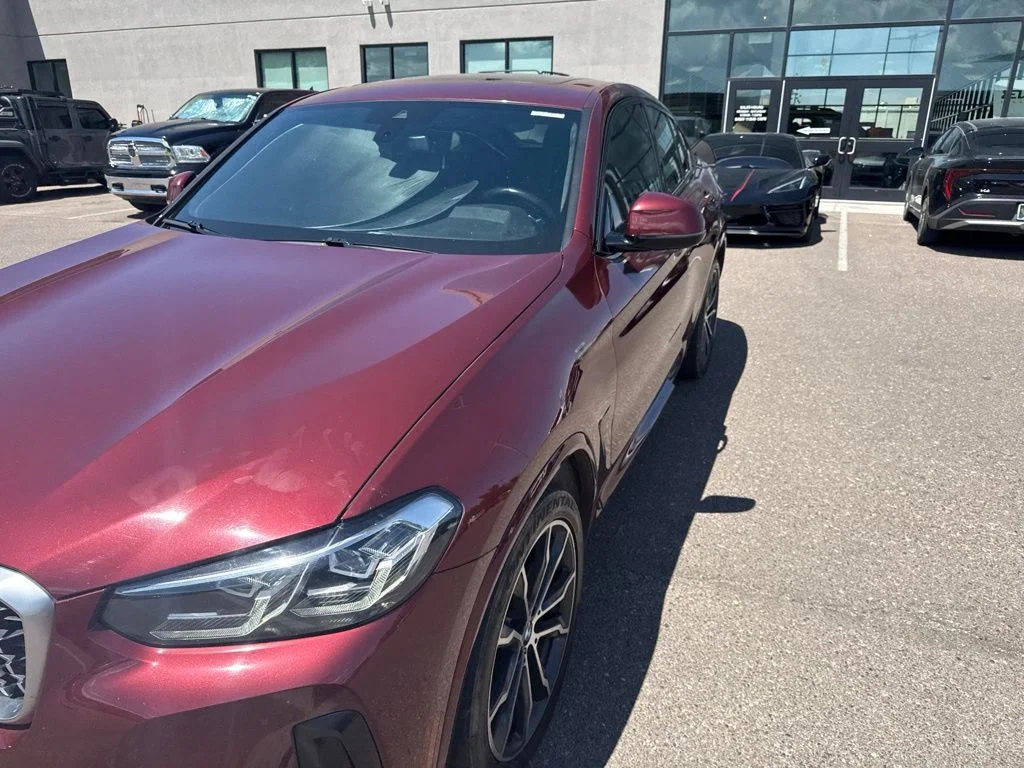 Used 2022 Red BMW xDrive30i image 3