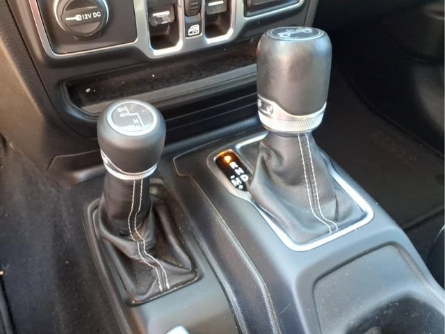 Used 2018 Blue Jeep Sahara 4x4 image 11