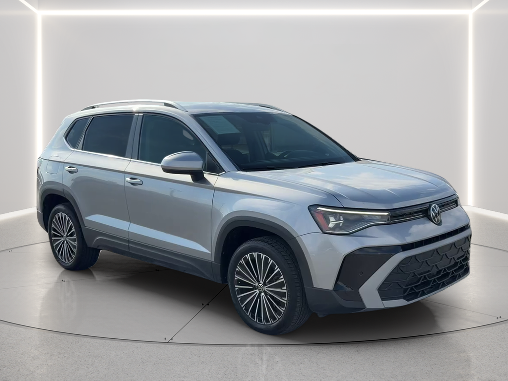Used 2025 Pyrite Silver Metallic Volkswagen 1.5T SE image 3
