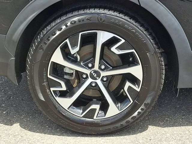 Used 2023 Black Kia EX image 9