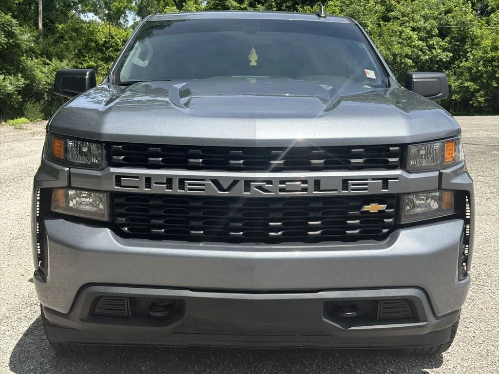 Used 2020 Gray Chevrolet Custom image 29