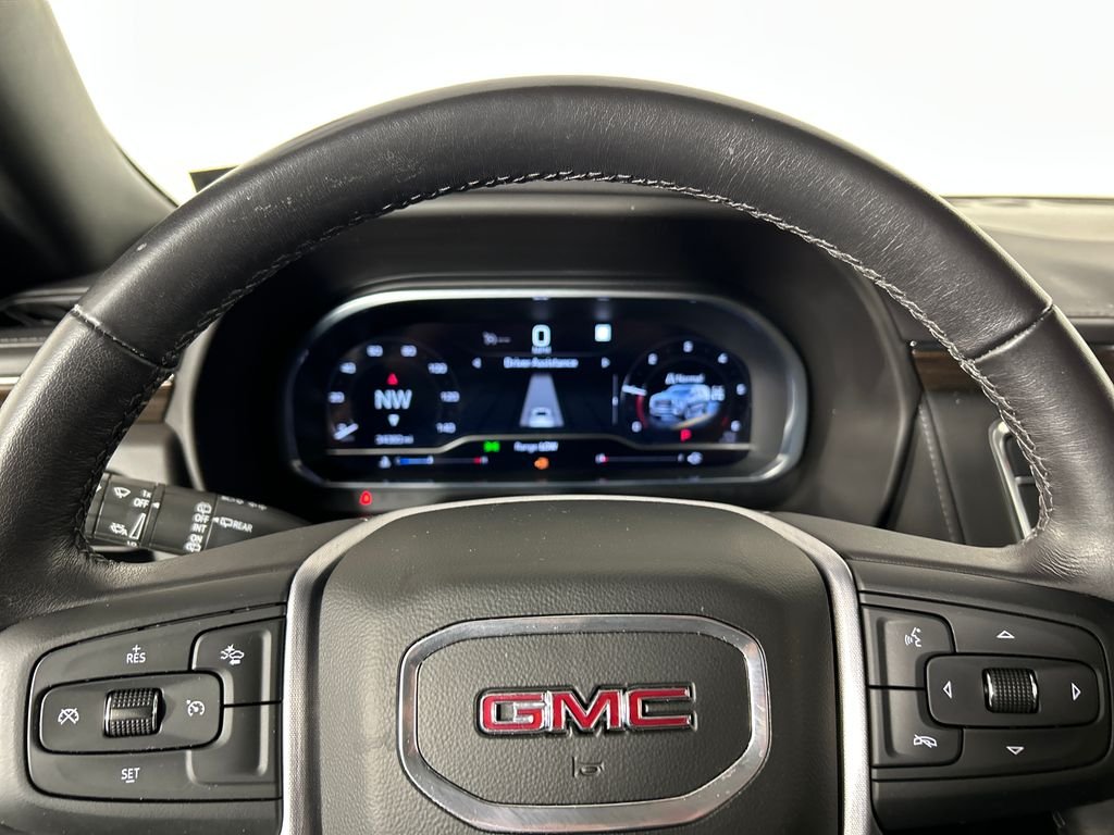 Used 2022 White GMC SLE image 13