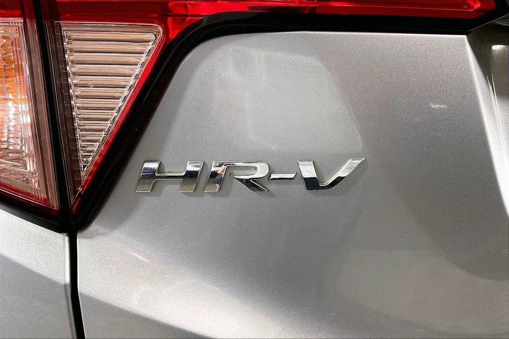 Used 2018  Honda EX image 7