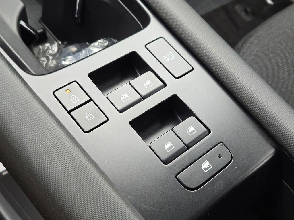 New 2025 White Hyundai SE image 23