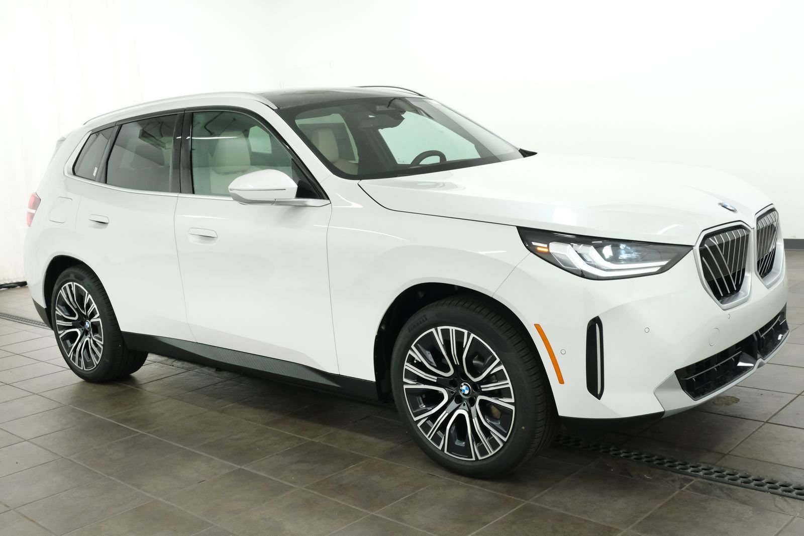New 2026 Mineral White Metallic BMW 30 xDrive image 6