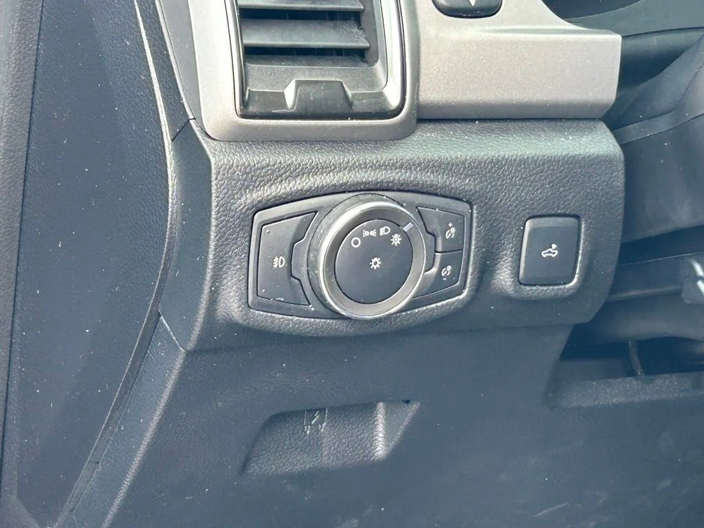 Used 2023 Azure Gray Metallic Ford XLT image 33