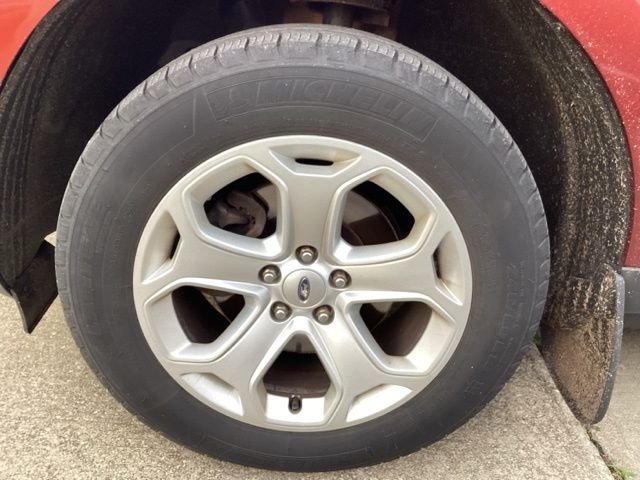 Used 2014  Ford SEL image 4