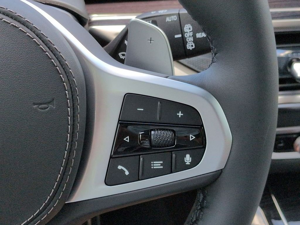New 2026 Dravit Grey Metallic BMW xDrive50e image 27
