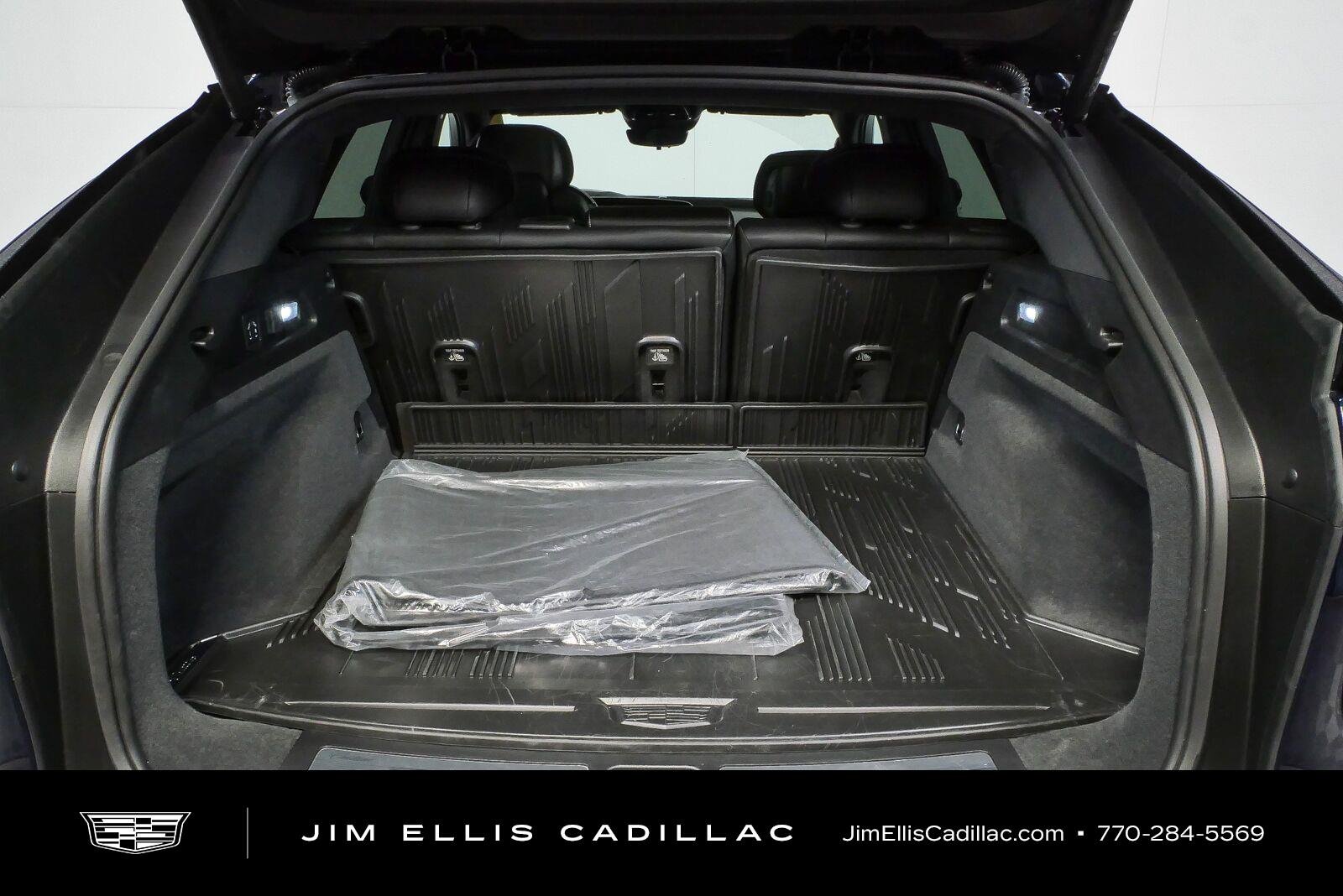 Used 2026 Emerald Lake Metallic Cadillac V-Series image 28