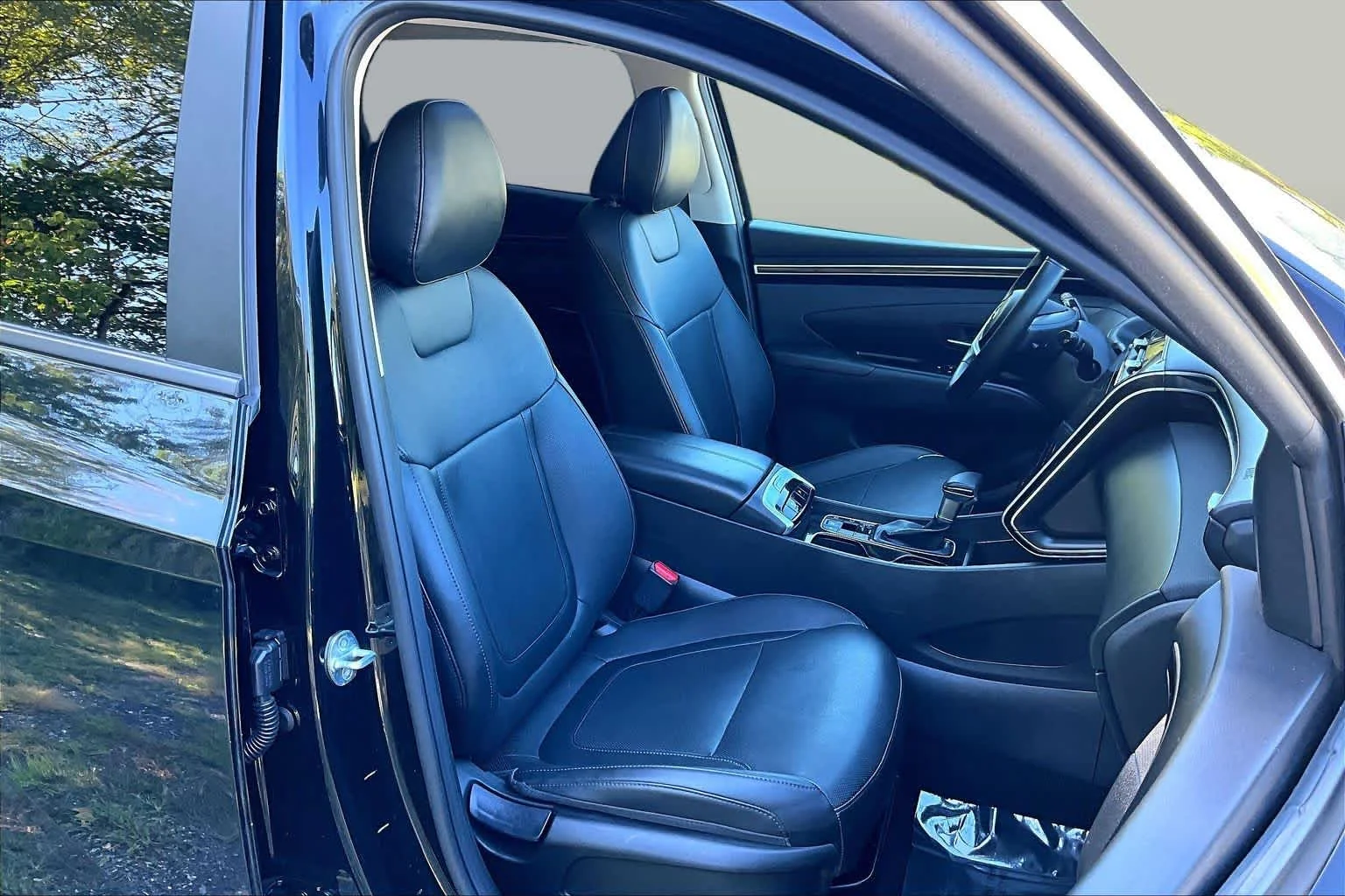 Used 2024 Black Pearl Hyundai SEL image 9
