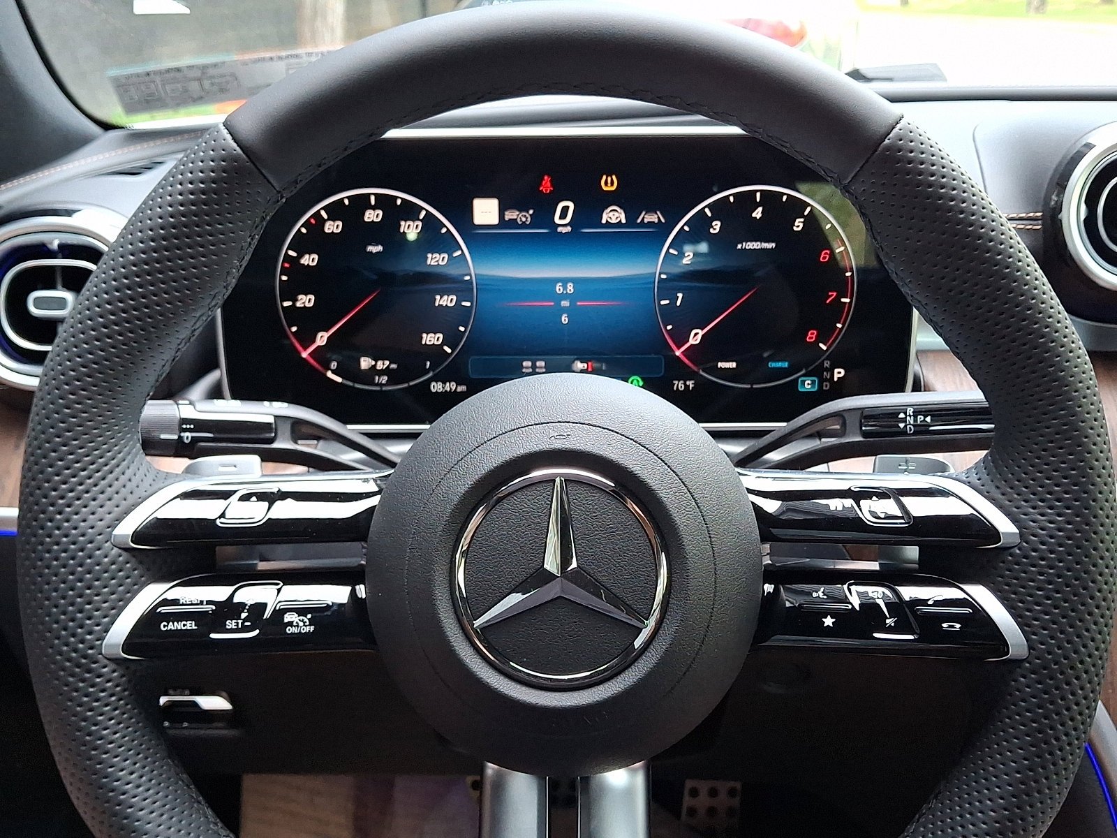 New 2026 MANUFAKTUR Moonlight White Metallic Mercedes-Benz CLE 450 image 38