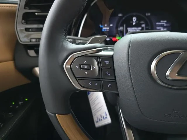 New 2026 Eminent White Pearl Lexus PREMIUM image 24