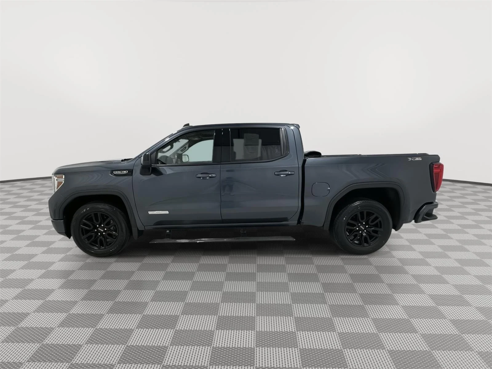 Used 2020 GMC Sierra 1500 Elevation with VIN 1GTU9CEDXLZ206365 for sale in Alexandria, Minnesota